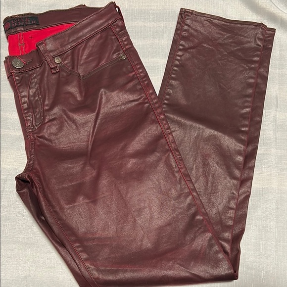 Rock & Republic Burgundy Jeans - Picture 4 of 10